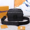 LV S LOCK MESSENGER - Image 2