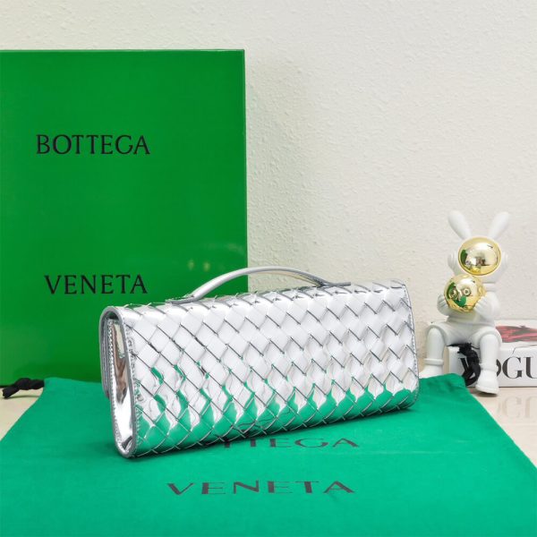 Bottega Veneta Andiamo Clutch(HIGH-END GRADE) - Image 3