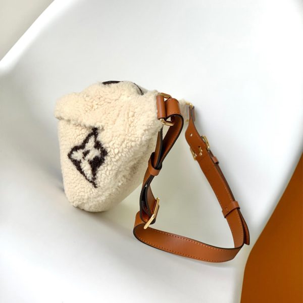 LV BUMBAG waist bag(high-end grade) - Image 3