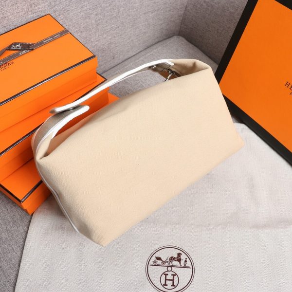 Hermes toiletery bag - Image 3
