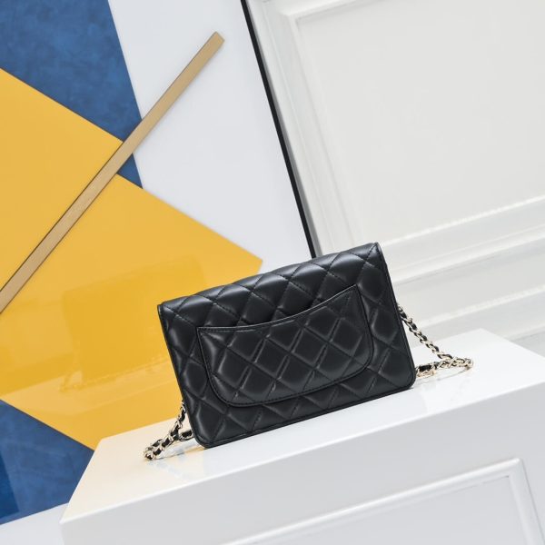 Chanel classic chain wallet - Image 4