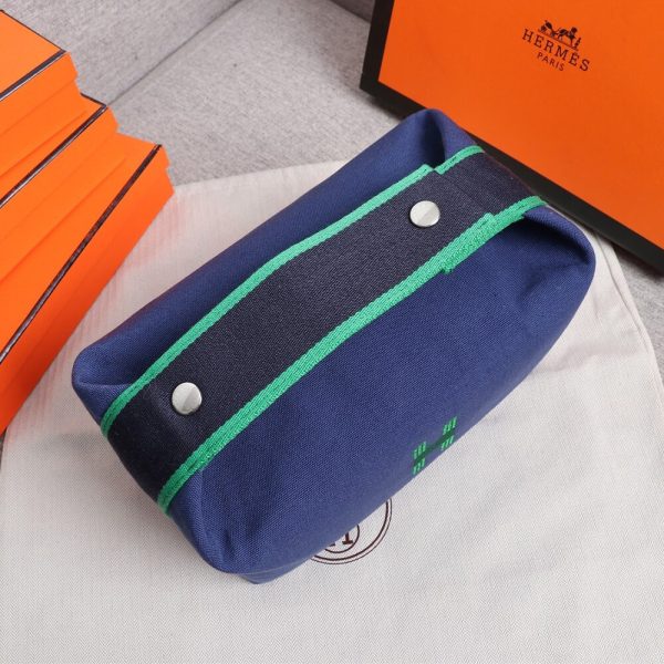Hermes toiletery bag - Image 4