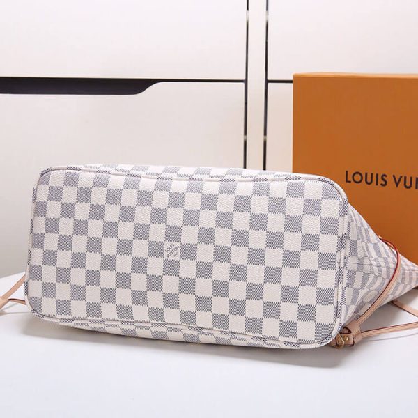 LV Neverfull MM Tote - Image 4