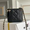 Chanel chain cosmetic bag - Image 4