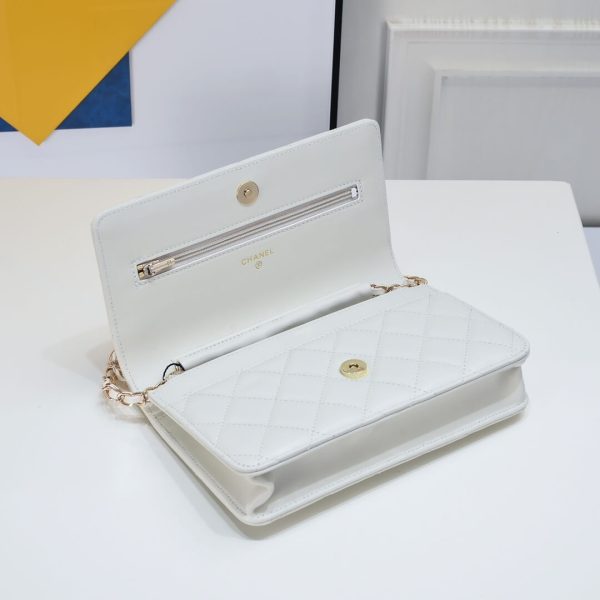 Chanel classic chain wallet - Image 5
