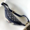 LV Discovery Bumbag PM - Image 5