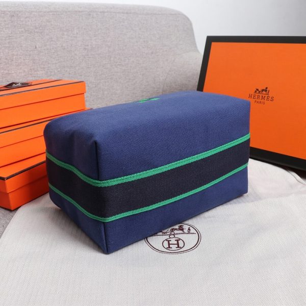 Hermes toiletery bag - Image 5