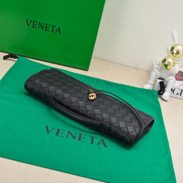 Bottega Veneta Andiamo Clutch(HIGH-END GRADE) - Image 5
