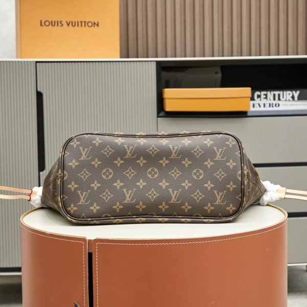 LV Neverfull Bandouliere Inside Out MM - Image 5