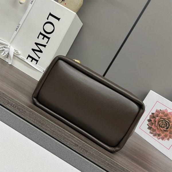 Loewe Small Squeeze bag in nappa lambskin - Image 5
