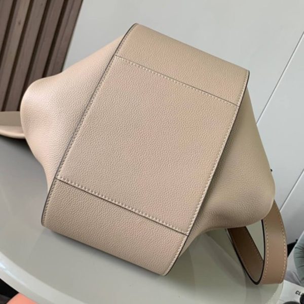 Loewe Small Hammock bag in soft grained calfskin - Image 5