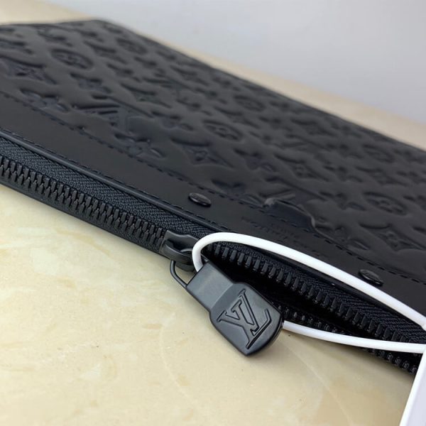 LV Discovery Pochette - Image 5