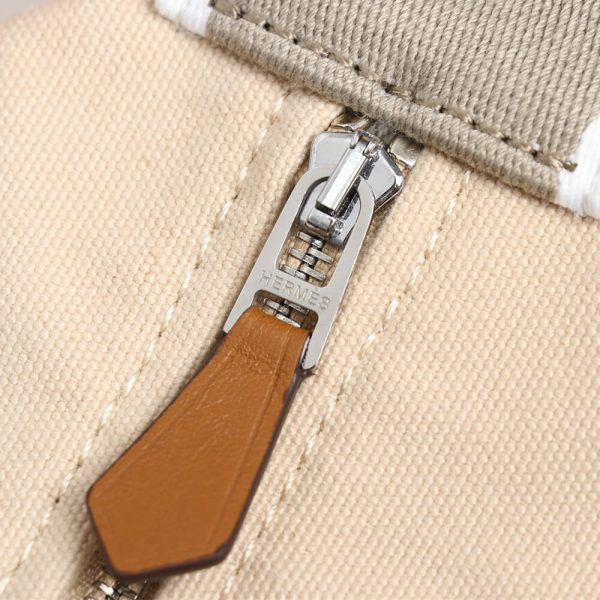 Hermes toiletery bag - Image 6