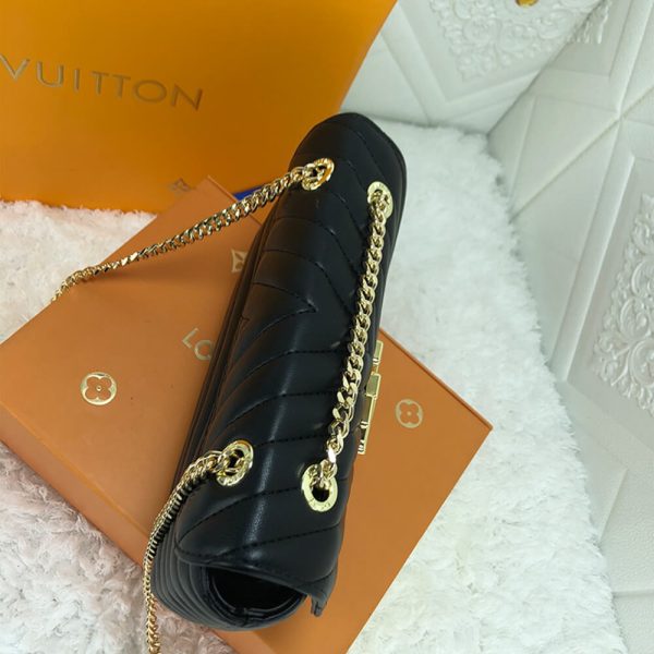 LV NEW WAVE CHAIN BAG - Image 6