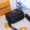 LV S LOCK MESSENGER - Image 6