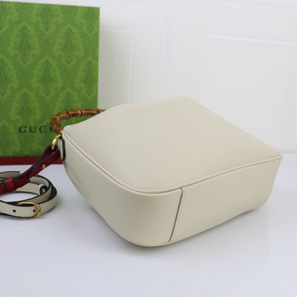 Gucci Diana Medium Shoulder Bag - Image 6