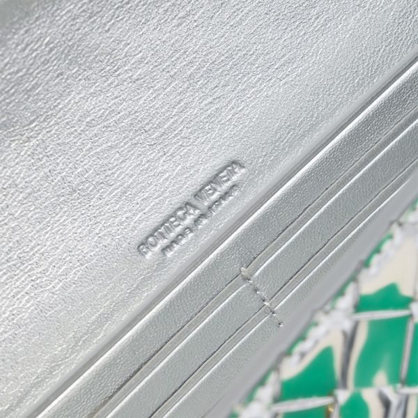 Bottega Veneta Andiamo Clutch(HIGH-END GRADE) - Image 7