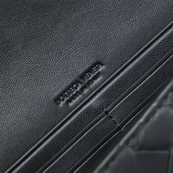 Bottega Veneta Andiamo Clutch(HIGH-END GRADE) - Image 7