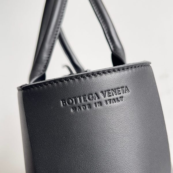 Bottega Veneta Small Arco Tote - Image 7