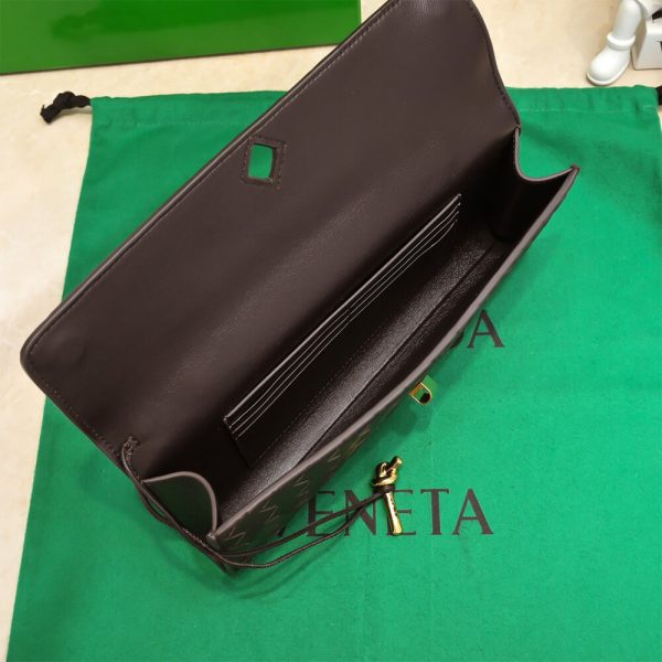 Bottega Veneta Andiamo Clutch(HIGH-END GRADE) - Image 8