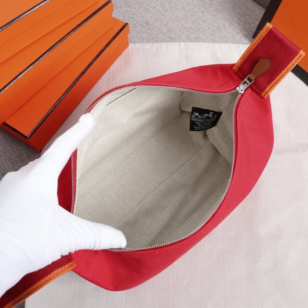 Hermes toiletery bag - Image 8