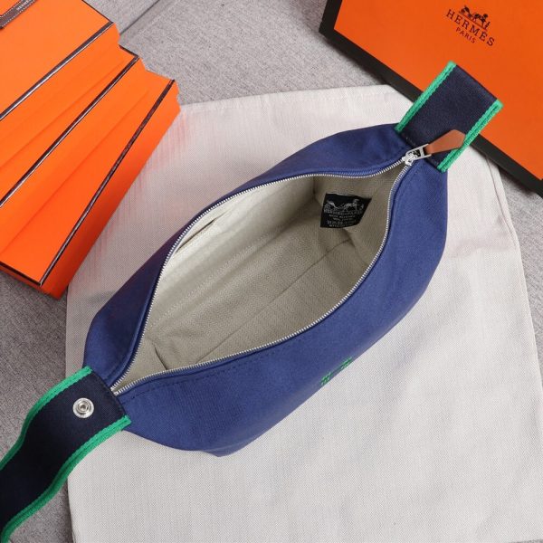 Hermes toiletery bag - Image 8