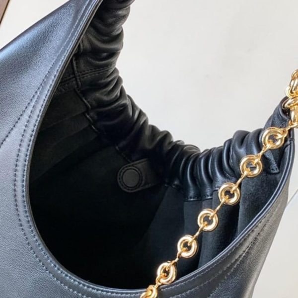Loewe Medium Squeeze bag in nappa lambskin - Image 8