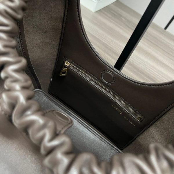Loewe Small Squeeze bag in nappa lambskin - Image 8