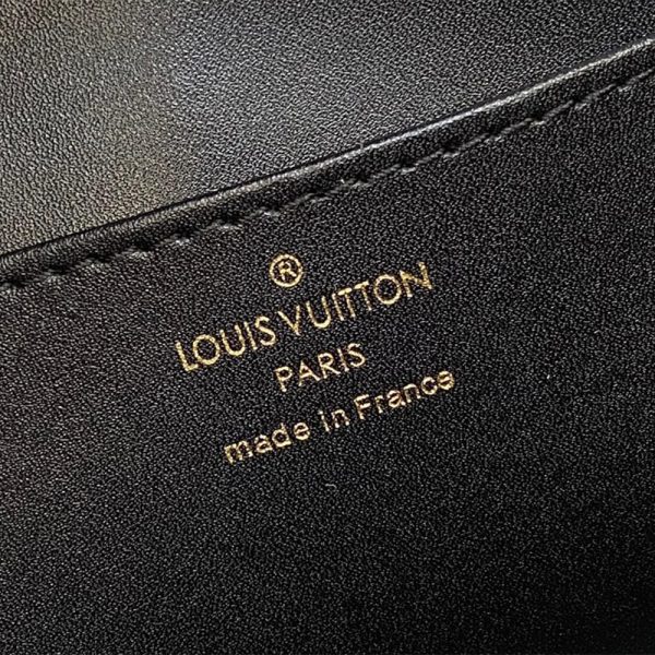 LV Capucines GM Souple - Image 8