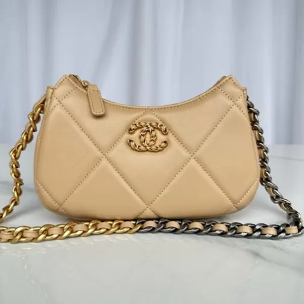 CHANEL 19 chain bag - Image 2