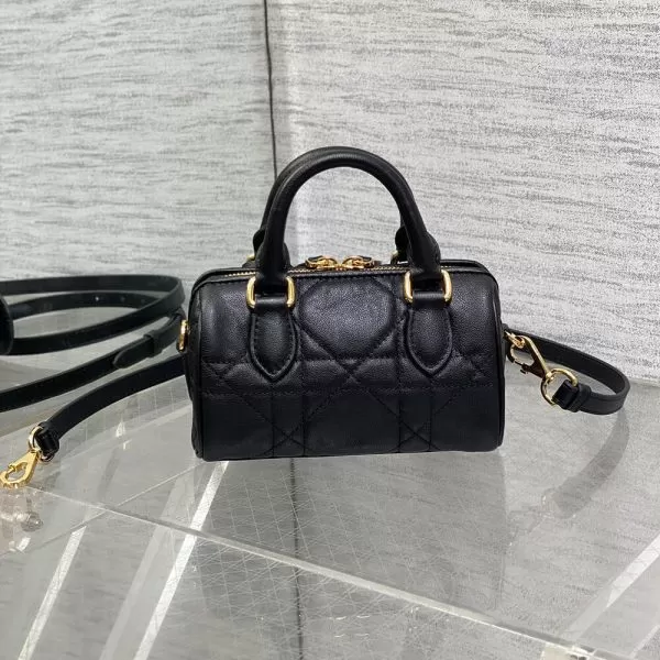 Dior Groove 16 Bag - Image 4