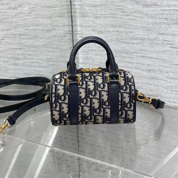 Dior Groove 16 Bag - Image 4