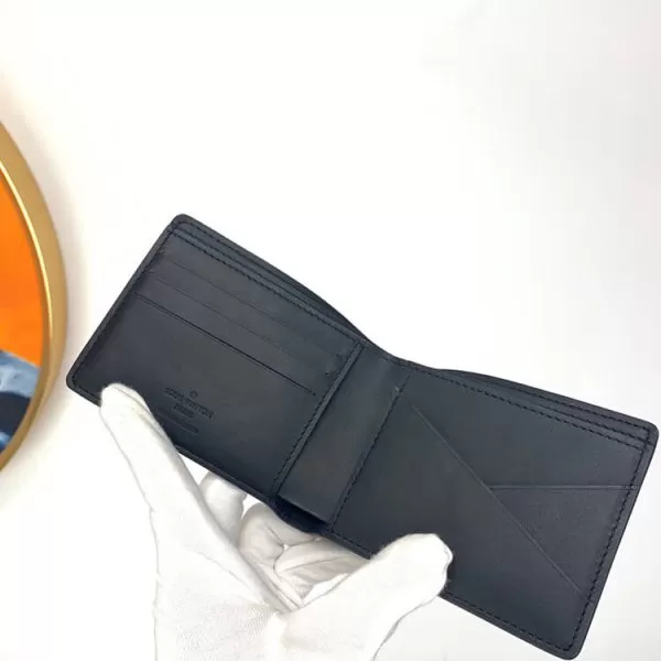 LV Multiple Wallet - Image 4