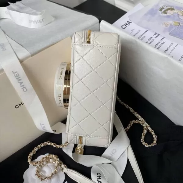 CHANEL CAMERA BAG - Image 5