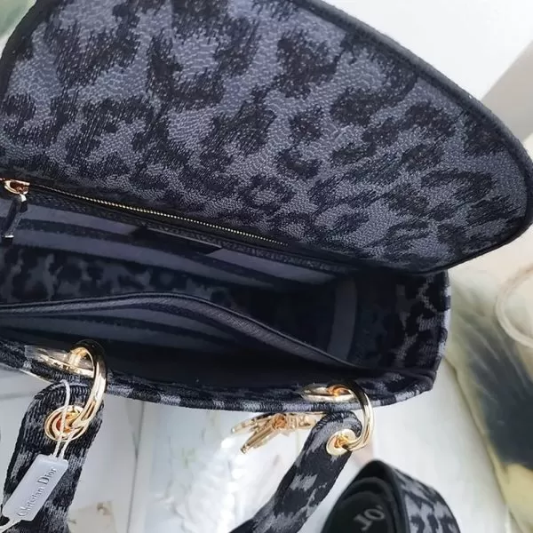 DIOR MEDIUM LADY D-LITE BAG - Image 8